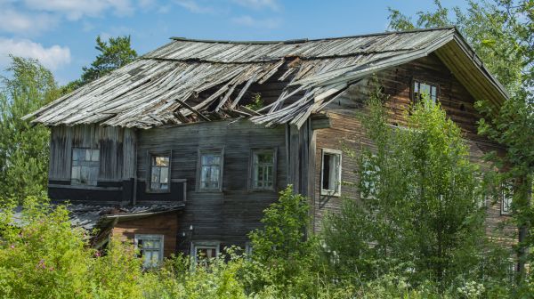 Cottage Demolition in Camas